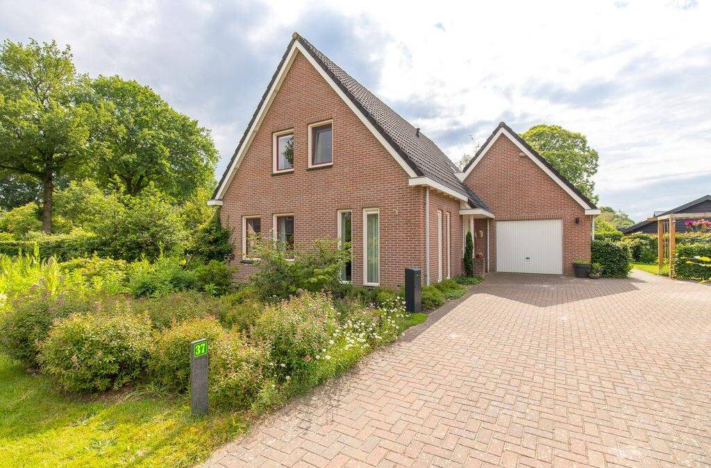 DROUWEN, Tiekamp 37